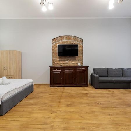 Apartment On Stavropihiiska Street 3 Lviv Bagian luar foto