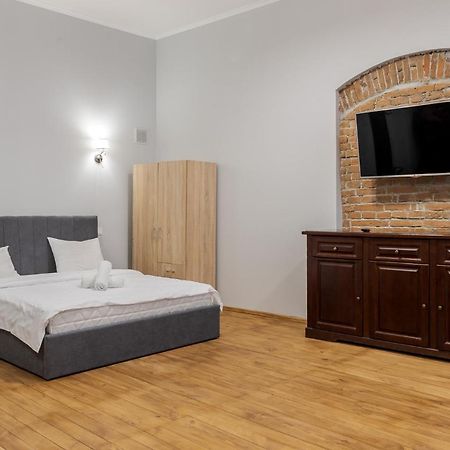 Apartment On Stavropihiiska Street 3 Lviv Bagian luar foto