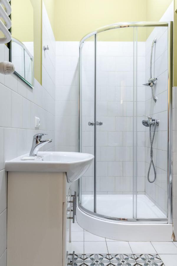 Apartment On Stavropihiiska Street 3 Lviv Bagian luar foto