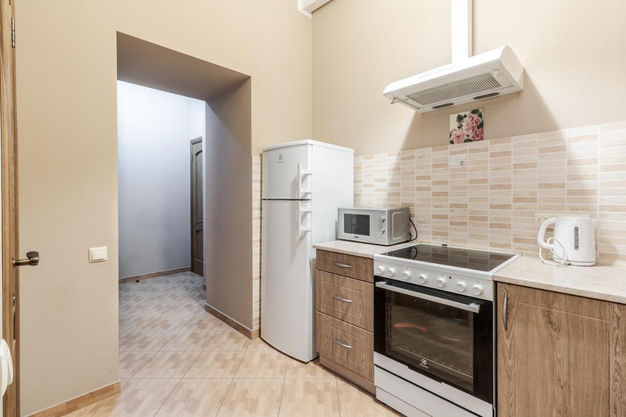 Apartment On Stavropihiiska Street 3 Lviv Bagian luar foto