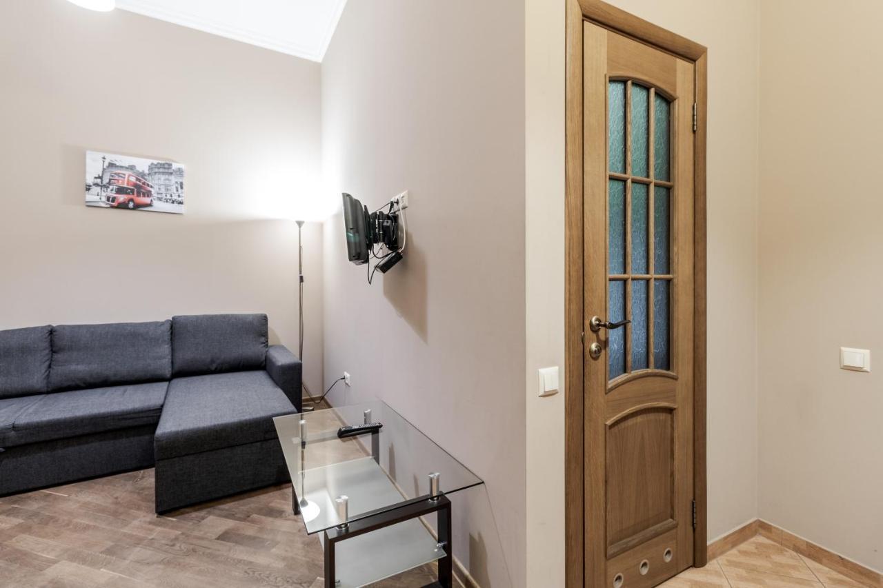 Apartment On Stavropihiiska Street 3 Lviv Bagian luar foto