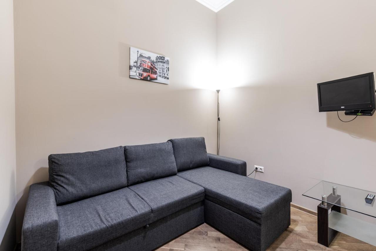 Apartment On Stavropihiiska Street 3 Lviv Bagian luar foto