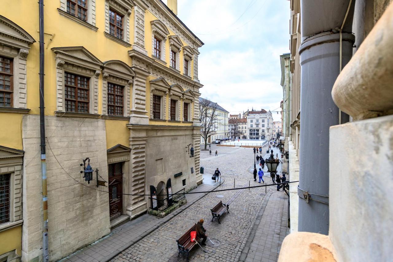 Apartment On Stavropihiiska Street 3 Lviv Bagian luar foto
