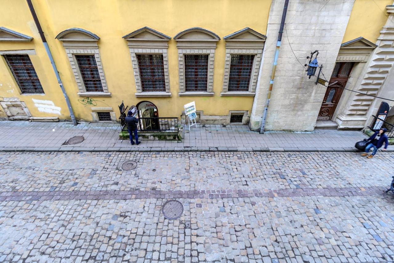 Apartment On Stavropihiiska Street 3 Lviv Bagian luar foto